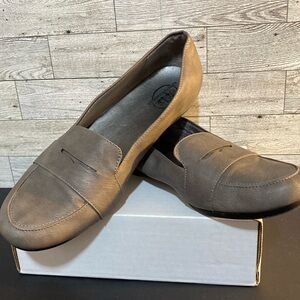 Life Stride Woman’s Grey Simply Comfort Penny Pushers size 9
